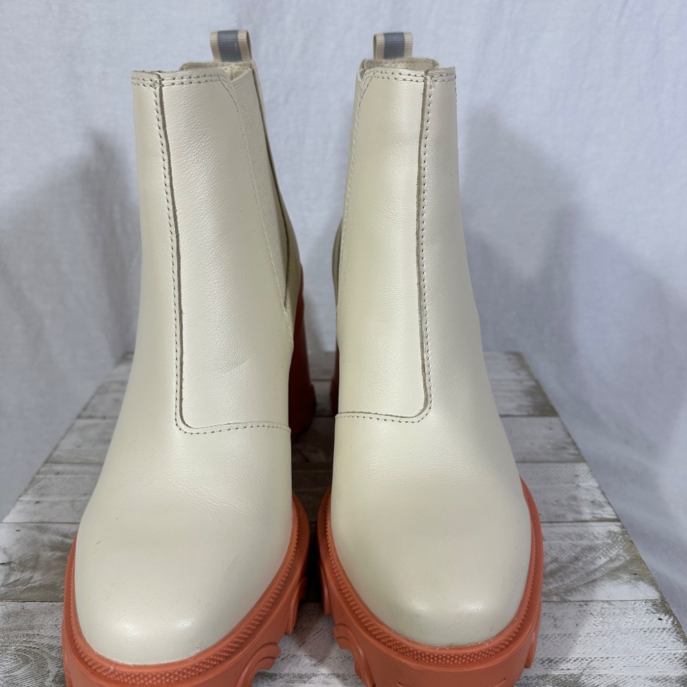 SOREL Cream Leather  Platform Boots - Picture 2 of 7